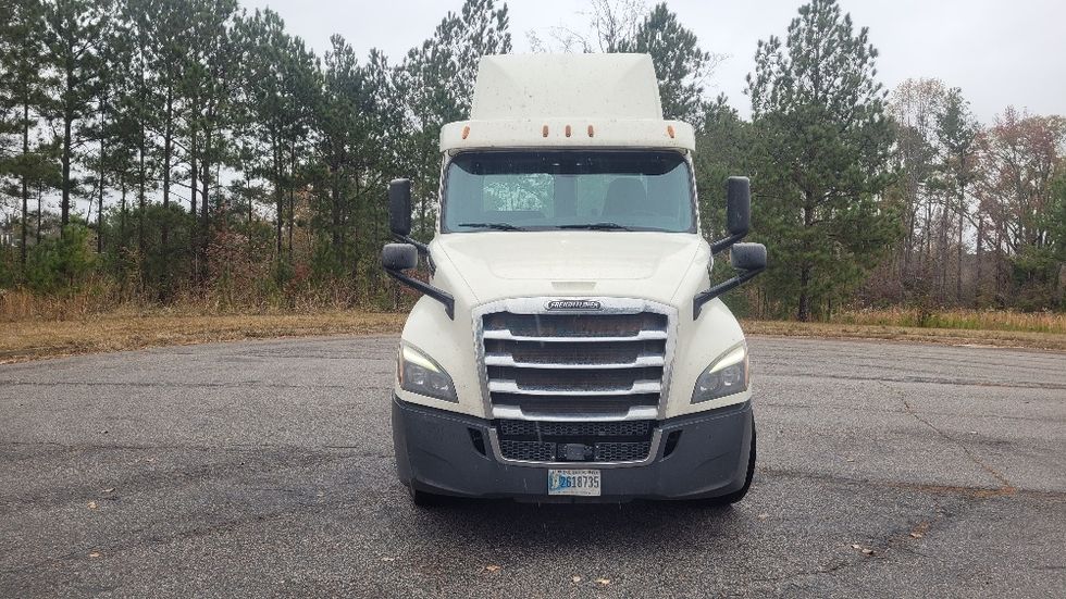 Day Cab Tractor-Heavy Duty Tractors-Freightliner-2018-T12664ST-Lagrange-GA-568,385\n\t\tmiles-$ 37,000 - Image 2