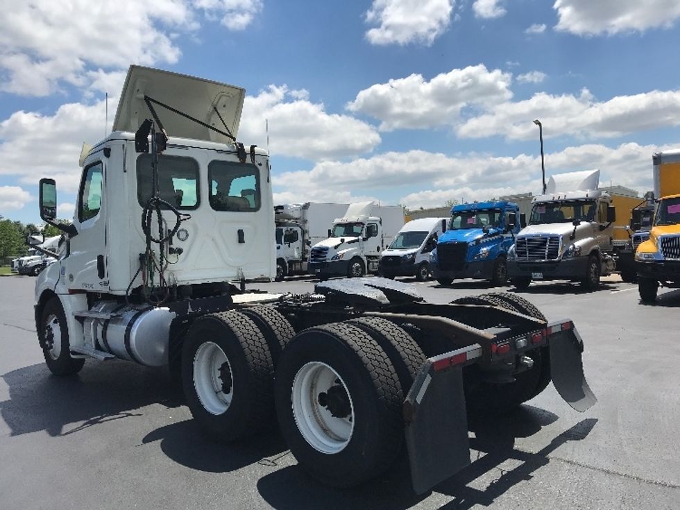 Day Cab Tractor-Heavy Duty Tractors-Freightliner-2018-T12664ST-Lancaster-PA-341,344\n\t\tmiles-$ 42,750 - Image 5