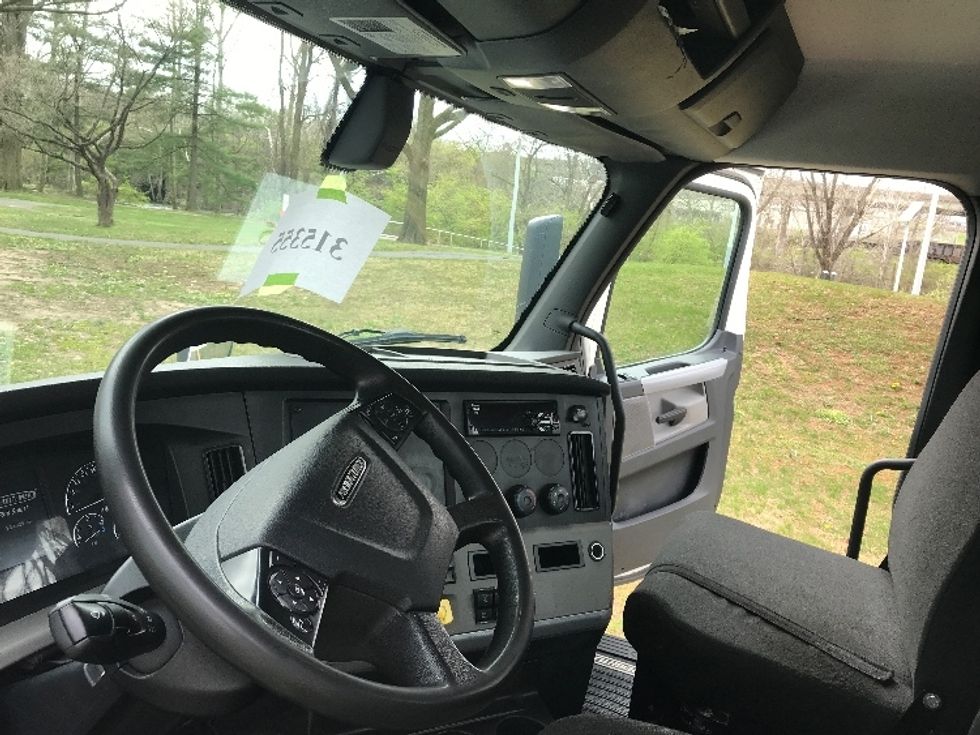Day Cab Tractor-Heavy Duty Tractors-Freightliner-2018-T12664ST-Lancaster-PA-380,041\n\t\tmiles-$ 45,500 - Image 10