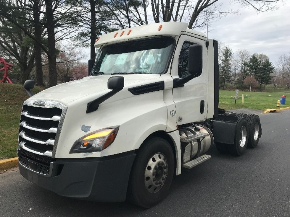 Day Cab Tractor-Heavy Duty Tractors-Freightliner-2018-T12664ST-Lancaster-PA-380,041\n\t\tmiles-$ 45,500 - Image 3