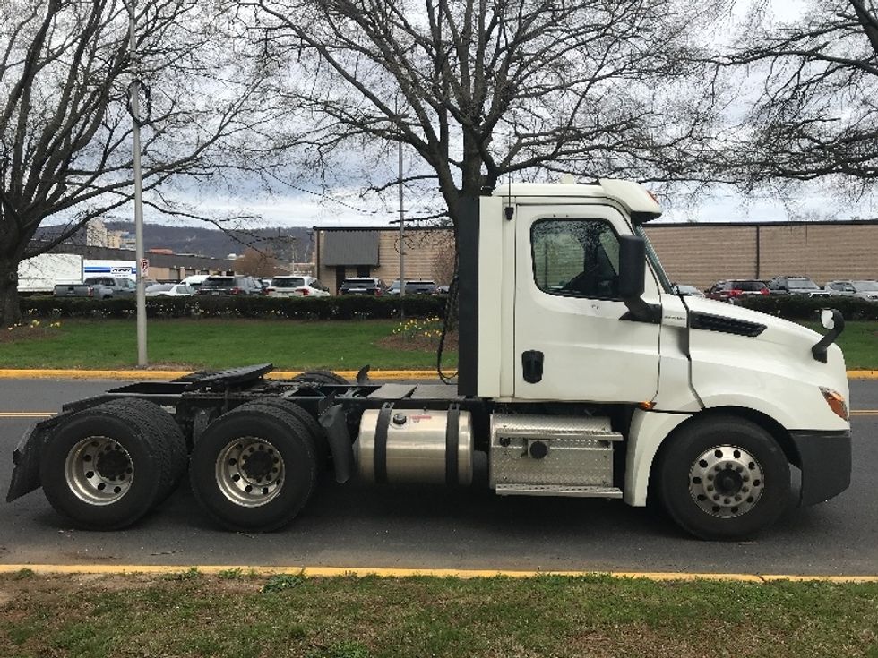 Day Cab Tractor-Heavy Duty Tractors-Freightliner-2018-T12664ST-Lancaster-PA-380,041\n\t\tmiles-$ 45,500 - Image 8