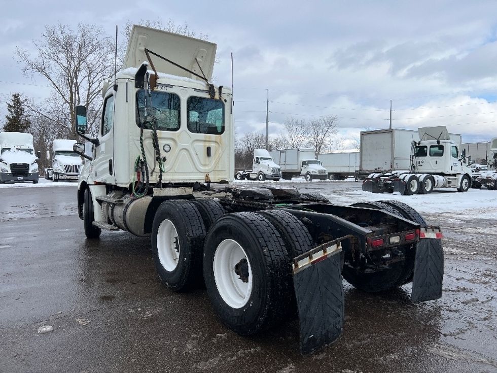 Day Cab Tractor-Heavy Duty Tractors-Freightliner-2018-T12664ST-Lansing-MI-362,600\n\t\tmiles-$ 46,750 - Image 5