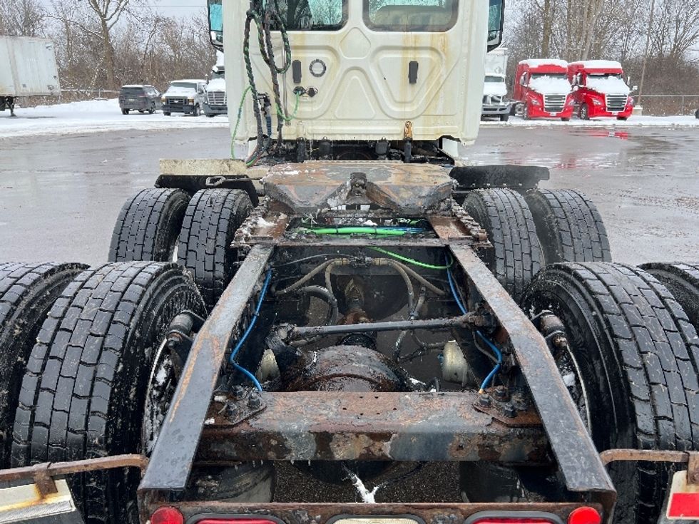 Day Cab Tractor-Heavy Duty Tractors-Freightliner-2018-T12664ST-Lansing-MI-362,600\n\t\tmiles-$ 46,750 - Image 6