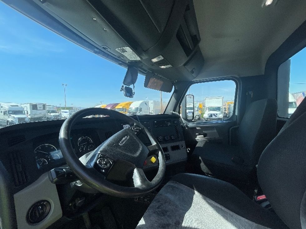 Day Cab Tractor-Heavy Duty Tractors-Freightliner-2018-T12664ST-Las Vegas-NV-742,273\n\t\tmiles-$ 24,750 - Image 10