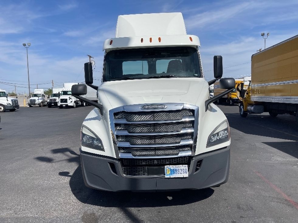 Day Cab Tractor-Heavy Duty Tractors-Freightliner-2018-T12664ST-Las Vegas-NV-742,273\n\t\tmiles-$ 24,750 - Image 2