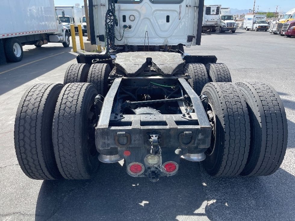 Day Cab Tractor-Heavy Duty Tractors-Freightliner-2018-T12664ST-Las Vegas-NV-742,273\n\t\tmiles-$ 24,750 - Image 6