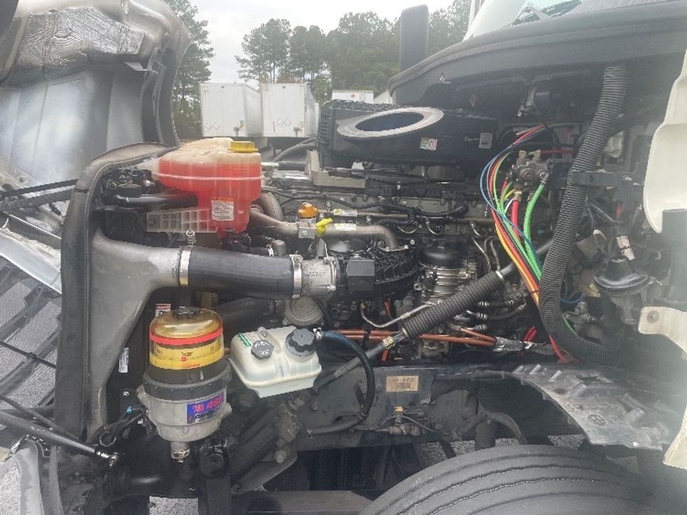 Day Cab Tractor-Heavy Duty Tractors-Freightliner-2018-T12664ST-Lithia Springs-GA-336,880\n\t\tmiles-$ 45,250 - Image 13