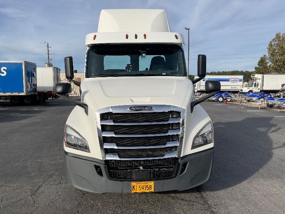 Day Cab Tractor-Heavy Duty Tractors-Freightliner-2018-T12664ST-Little Rock-AR-278,621\n\t\tmiles-$ 50,250 - Image 2