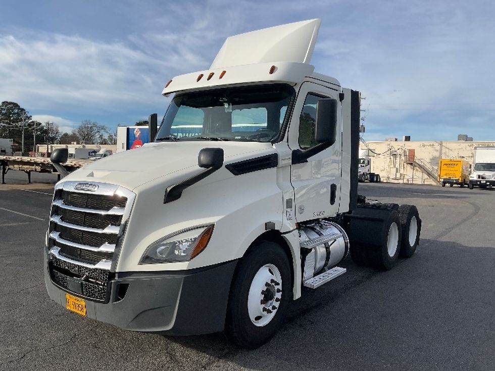 Day Cab Tractor-Heavy Duty Tractors-Freightliner-2018-T12664ST-Little Rock-AR-278,621\n\t\tmiles-$ 50,250 - Image 3