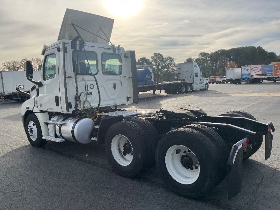 Day Cab Tractor-Heavy Duty Tractors-Freightliner-2018-T12664ST-Little Rock-AR-278,621\n\t\tmiles-$ 50,250 - Image 5