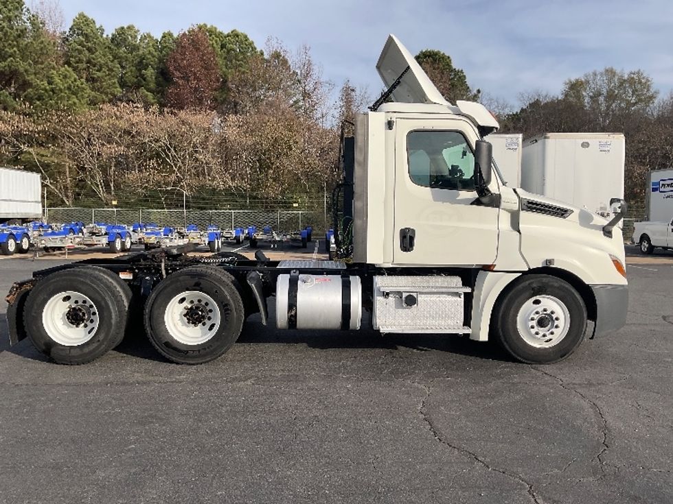 Day Cab Tractor-Heavy Duty Tractors-Freightliner-2018-T12664ST-Little Rock-AR-278,621\n\t\tmiles-$ 50,250 - Image 8