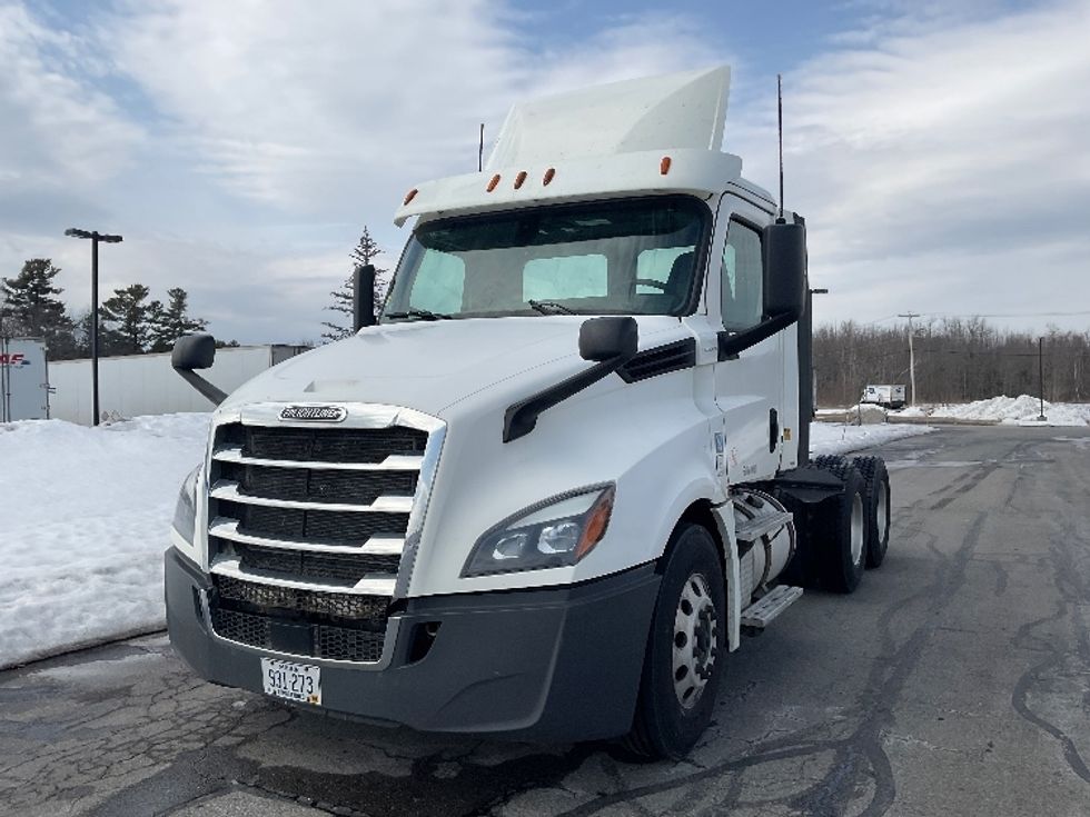 Day Cab Tractor-Heavy Duty Tractors-Freightliner-2018-T12664ST-Londonderry-NH-434,331\n\t\tmiles-$ 39,000 - Image 3