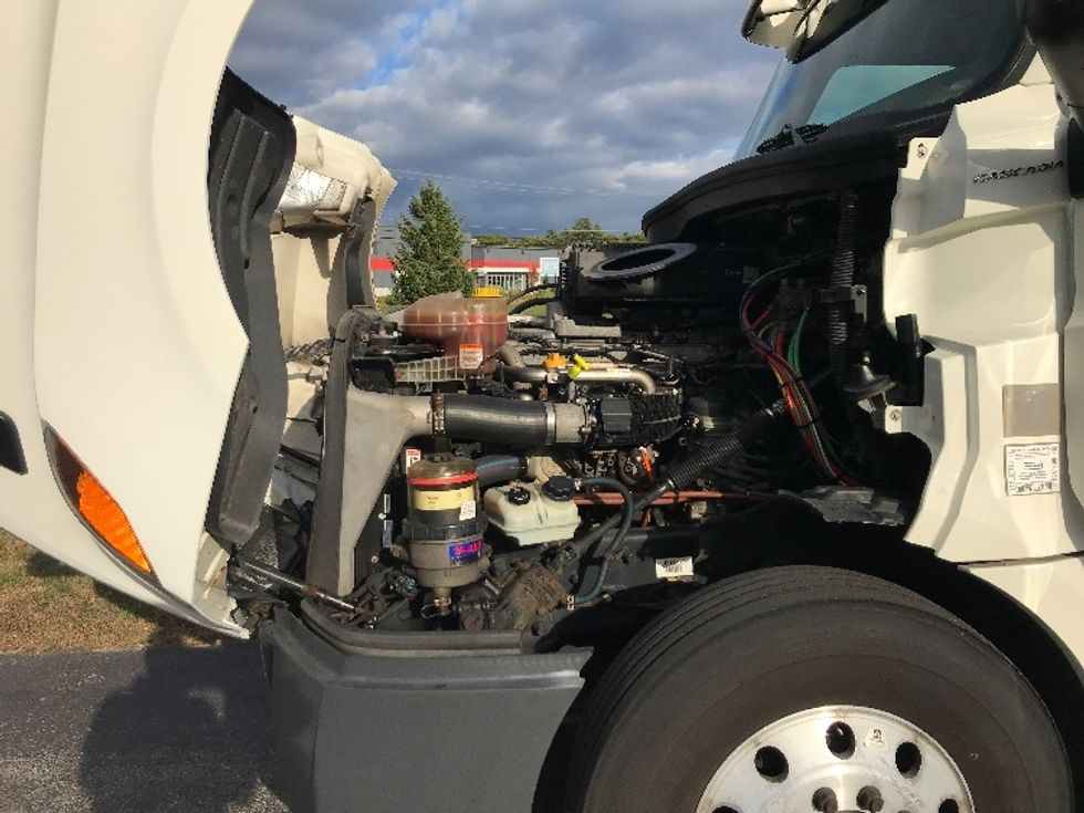 Day Cab Tractor-Heavy Duty Tractors-Freightliner-2018-T12664ST-Londonderry-NH-500,750\n\t\tmiles-$ 39,500 - Image 16