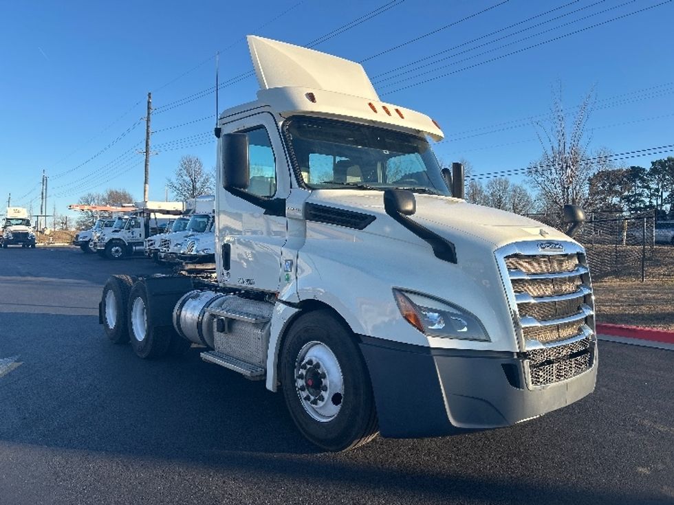 Day Cab Tractor-Heavy Duty Tractors-Freightliner-2018-T12664ST-Lowell-AR-442,537\n\t\tmiles-$ 40,500 - Image 1