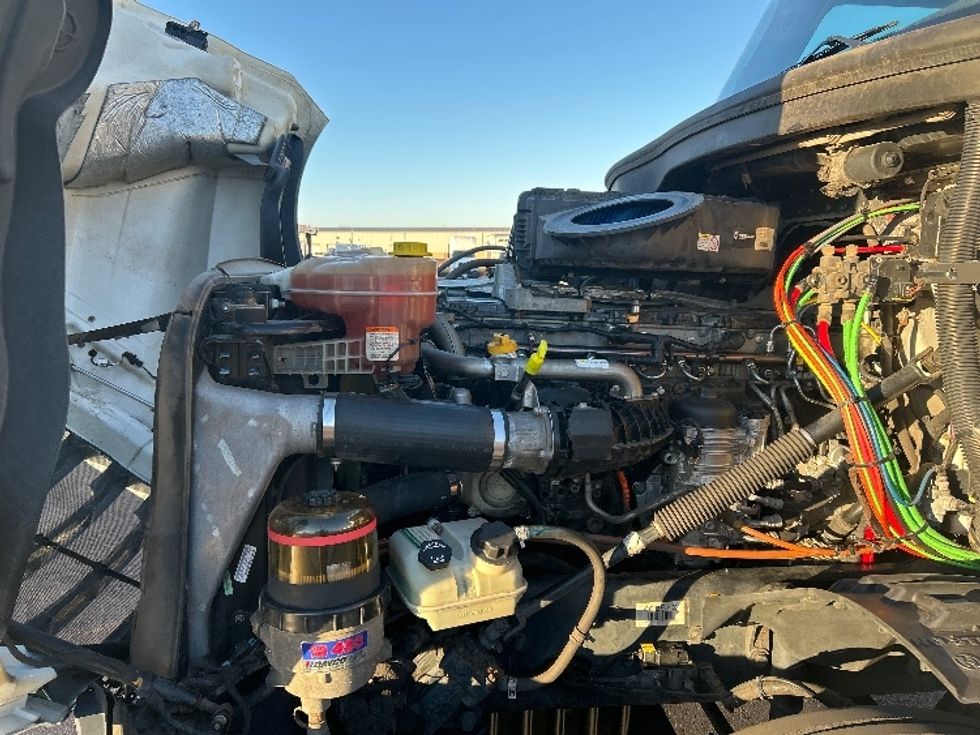 Day Cab Tractor-Heavy Duty Tractors-Freightliner-2018-T12664ST-Lowell-AR-442,537\n\t\tmiles-$ 40,500 - Image 16