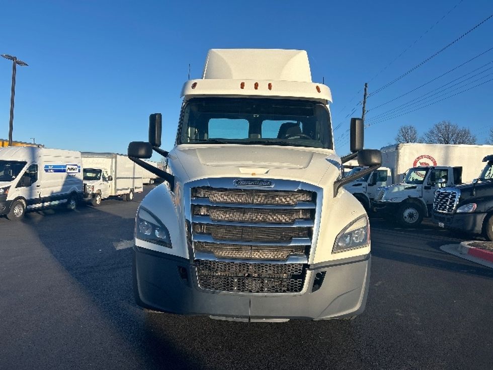 Day Cab Tractor-Heavy Duty Tractors-Freightliner-2018-T12664ST-Lowell-AR-442,537\n\t\tmiles-$ 40,500 - Image 2