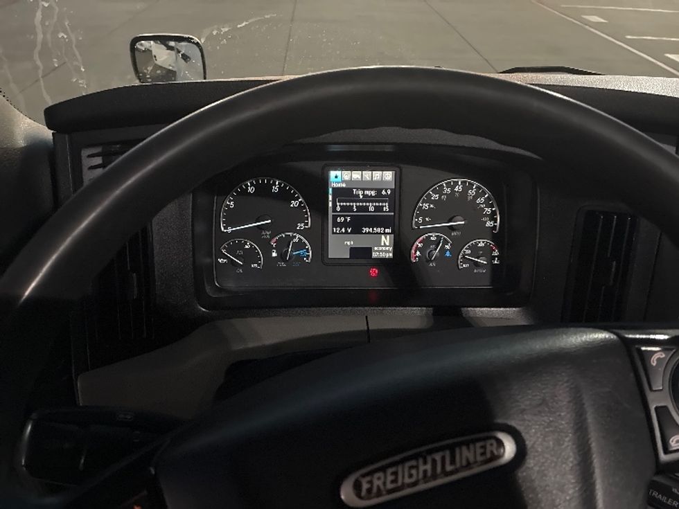 Day Cab Tractor-Heavy Duty Tractors-Freightliner-2018-T12664ST-Lubbock-TX-394,580\n\t\tmiles-$ 44,250 - Image 10