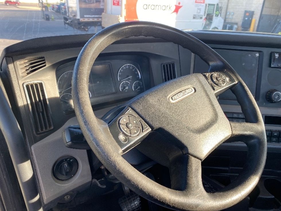 Day Cab Tractor-Heavy Duty Tractors-Freightliner-2018-T12664ST-Lubbock-TX-465,540\n\t\tmiles-$ 44,250 - Image 10