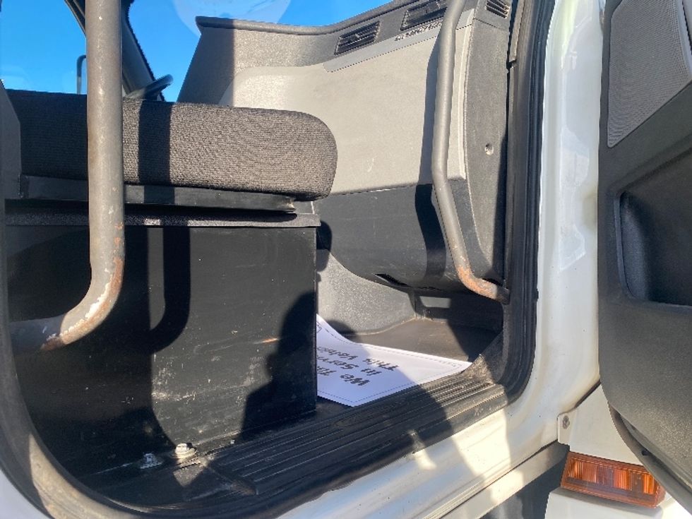 Day Cab Tractor-Heavy Duty Tractors-Freightliner-2018-T12664ST-Lubbock-TX-465,540\n\t\tmiles-$ 44,250 - Image 12