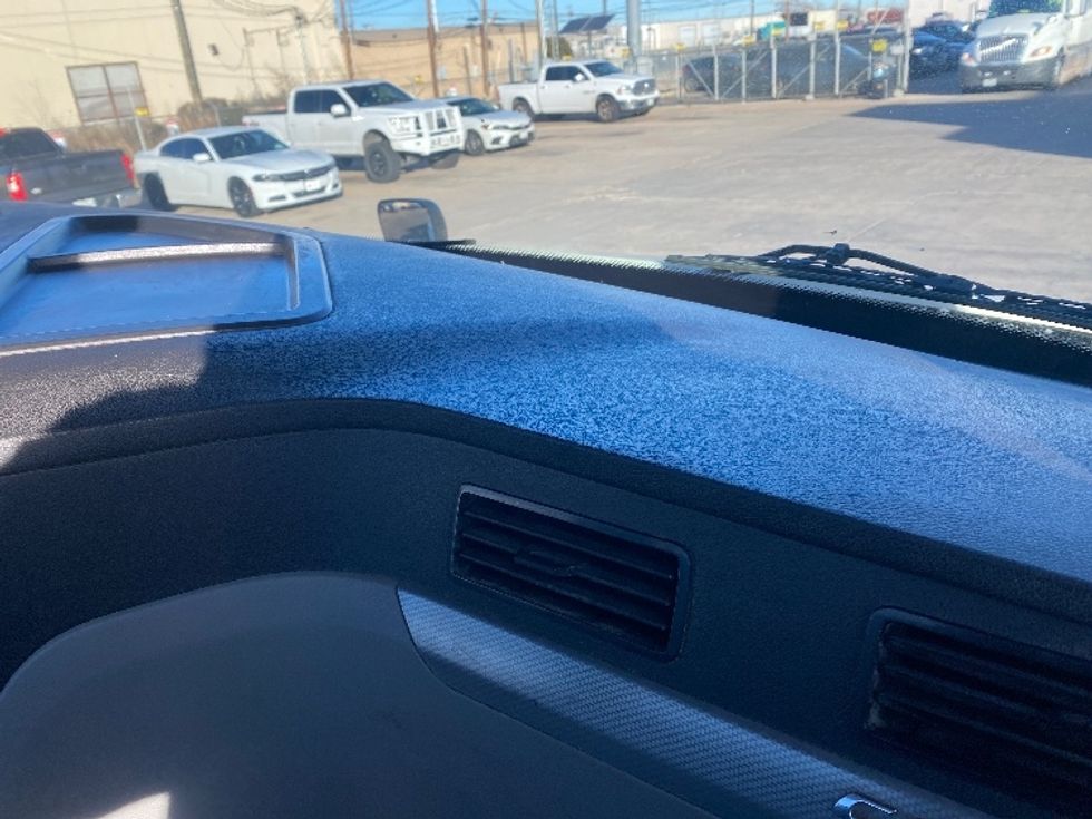 Day Cab Tractor-Heavy Duty Tractors-Freightliner-2018-T12664ST-Lubbock-TX-465,540\n\t\tmiles-$ 44,250 - Image 13