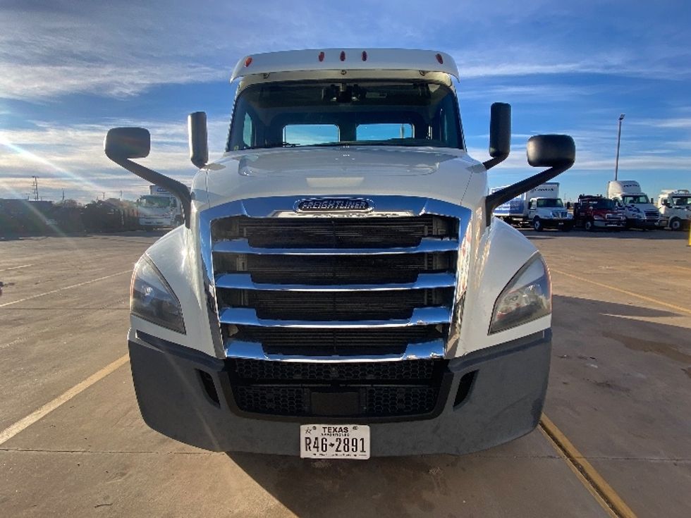 Day Cab Tractor-Heavy Duty Tractors-Freightliner-2018-T12664ST-Lubbock-TX-465,540\n\t\tmiles-$ 44,250 - Image 2