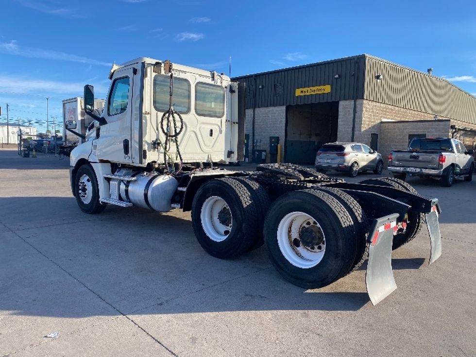 Day Cab Tractor-Heavy Duty Tractors-Freightliner-2018-T12664ST-Lubbock-TX-465,540\n\t\tmiles-$ 44,250 - Image 5