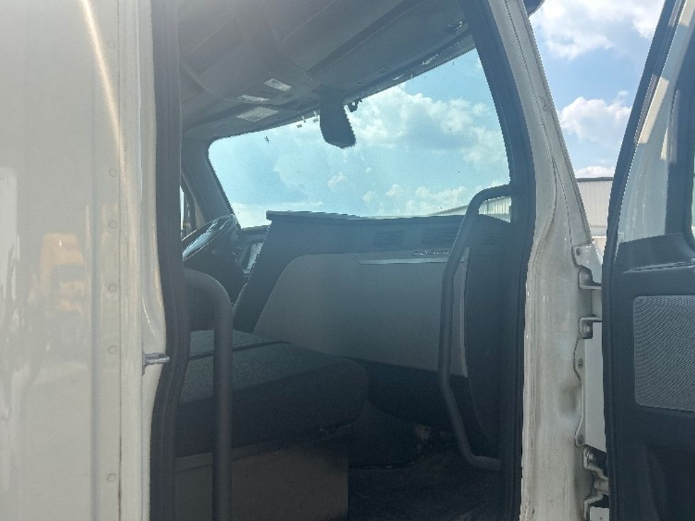 Day Cab Tractor-Heavy Duty Tractors-Freightliner-2018-T12664ST-Mebane-NC-311,282\n\t\tmiles-$ 55,250 - Image 11