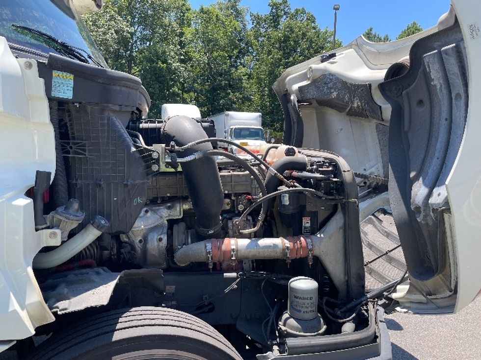 Day Cab Tractor-Heavy Duty Tractors-Freightliner-2018-T12664ST-Mebane-NC-458,322\n\t\tmiles-$ 47,250 - Image 14