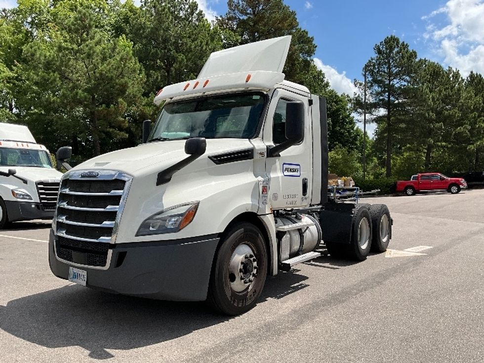 Day Cab Tractor-Heavy Duty Tractors-Freightliner-2018-T12664ST-Mebane-NC-472,564\n\t\tmiles-$ 40,500 - Image 3