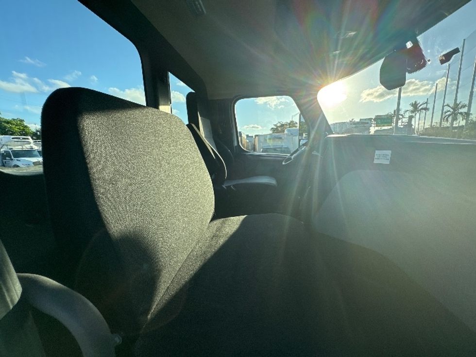 Day Cab Tractor-Heavy Duty Tractors-Freightliner-2018-T12664ST-Medley-FL-230,369\n\t\tmiles-$ 54,000 - Image 14