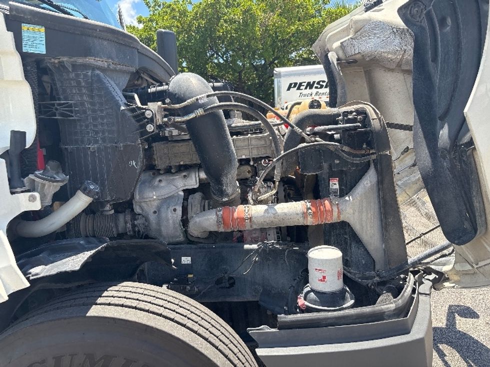 Day Cab Tractor-Heavy Duty Tractors-Freightliner-2018-T12664ST-Medley-FL-413,293\n\t\tmiles-$ 44,250 - Image 15