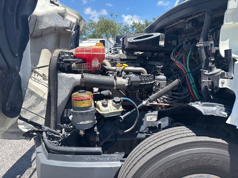 Day Cab Tractor-Heavy Duty Tractors-Freightliner-2018-T12664ST-Medley-FL-413,293\n\t\tmiles-$ 44,250 - Image 16