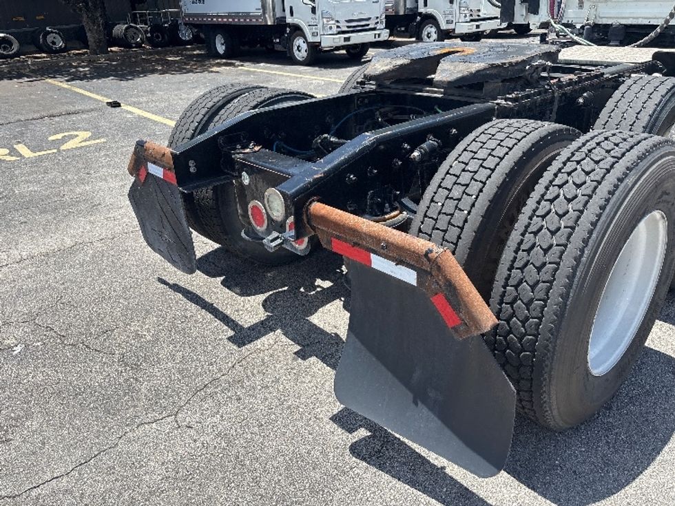 Day Cab Tractor-Heavy Duty Tractors-Freightliner-2018-T12664ST-Medley-FL-413,293\n\t\tmiles-$ 44,250 - Image 19