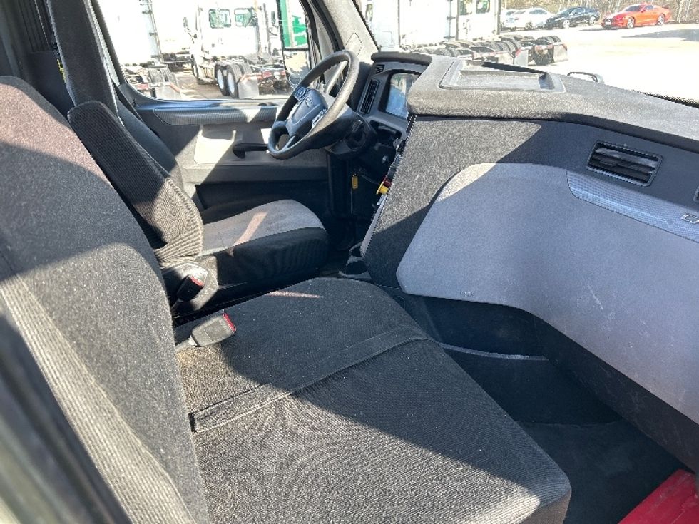 Day Cab Tractor-Heavy Duty Tractors-Freightliner-2018-T12664ST-Memphis-TN-499,010\n\t\tmiles-$ 44,250 - Image 13