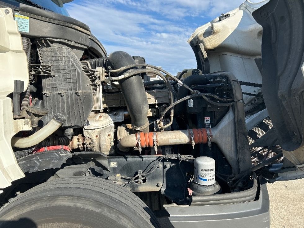 Day Cab Tractor-Heavy Duty Tractors-Freightliner-2018-T12664ST-Memphis-TN-499,010\n\t\tmiles-$ 44,250 - Image 14