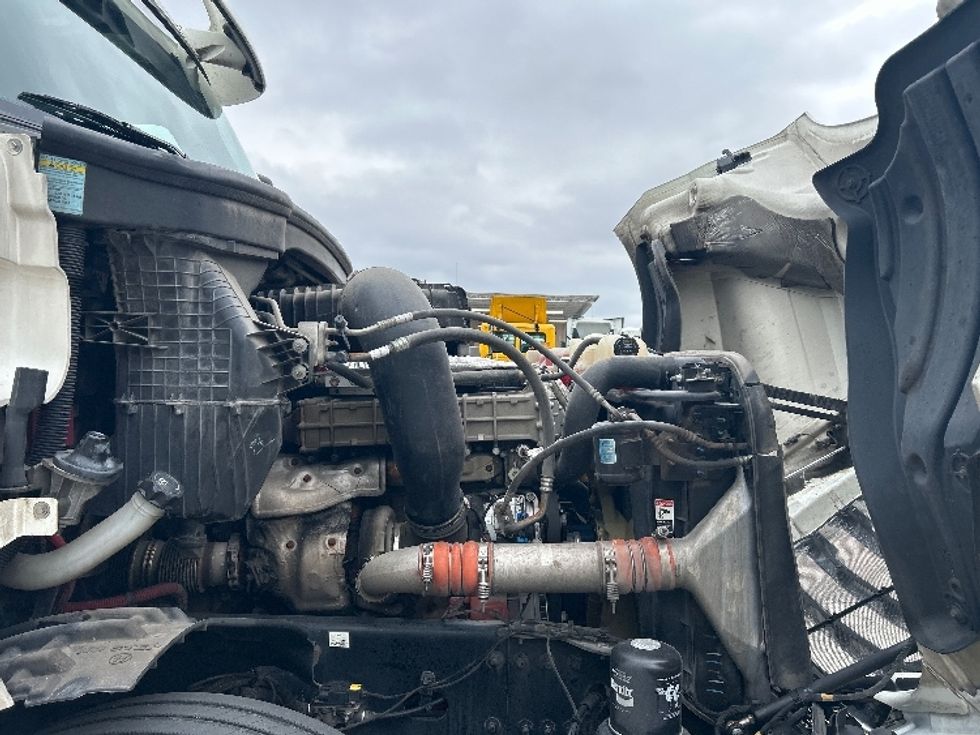 Day Cab Tractor-Heavy Duty Tractors-Freightliner-2018-T12664ST-Memphis-TN-563,385\n\t\tmiles-$ 34,750 - Image 15