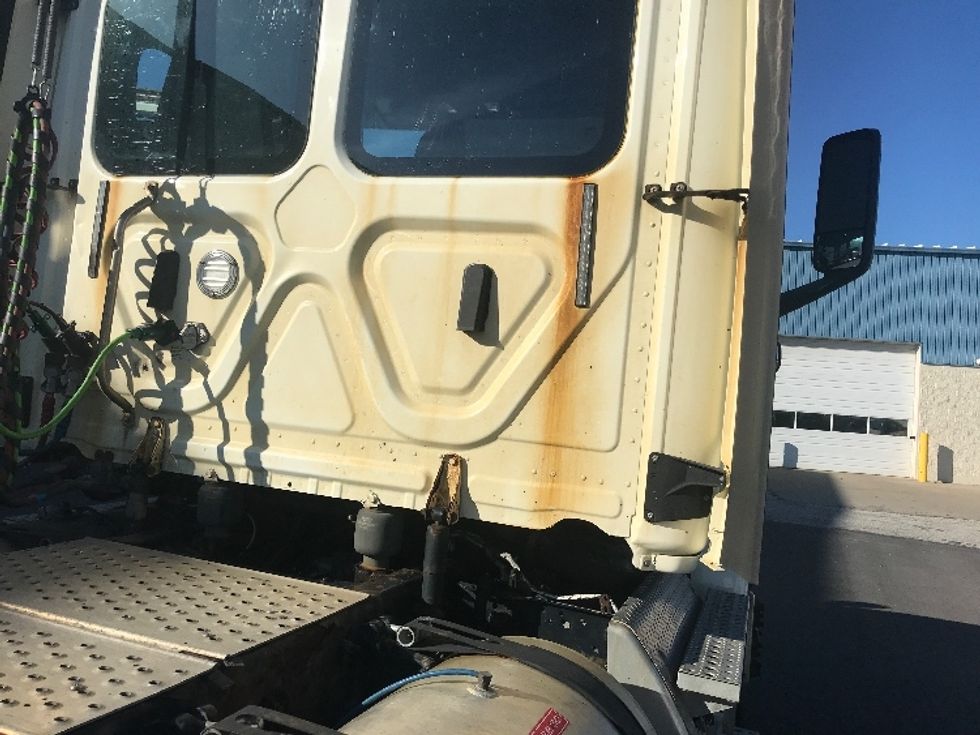 2018 Freightliner Cascadia 126" Day cab photo 15