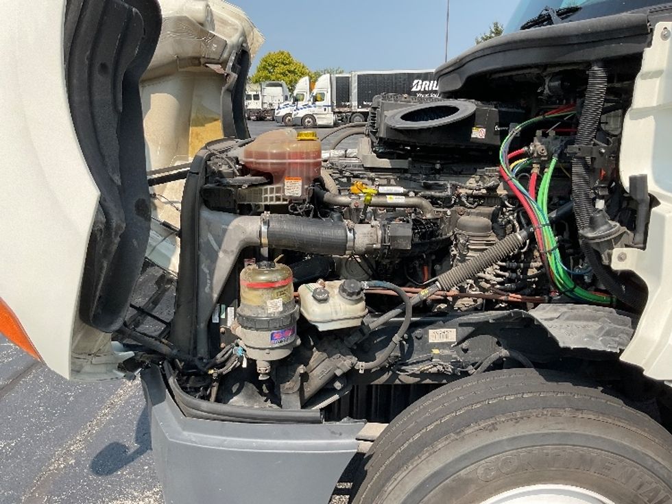 Day Cab Tractor-Heavy Duty Tractors-Freightliner-2018-T12664ST-Middlefield-OH-368,662\n\t\tmiles-$ 52,000 - Image 16