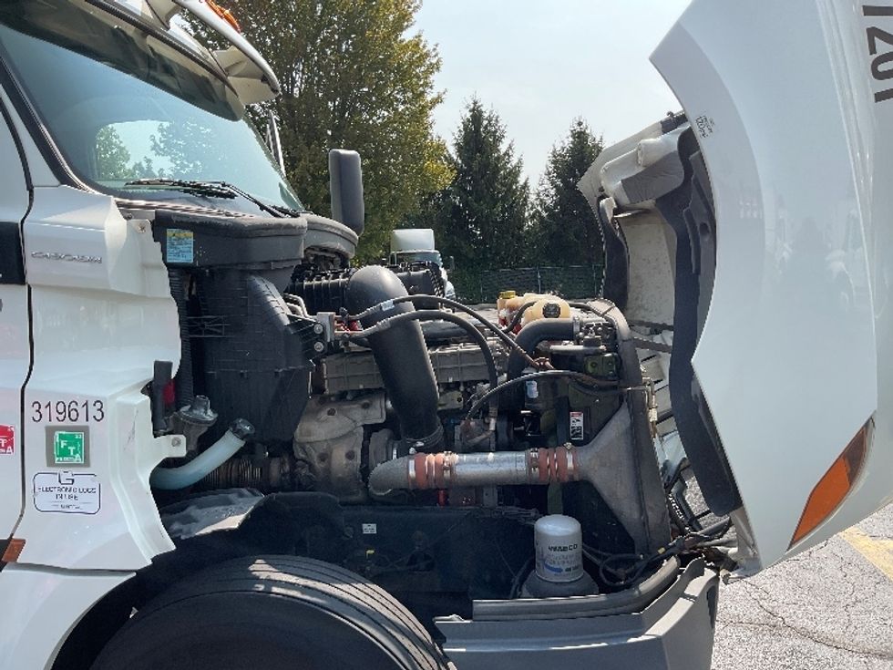 Day Cab Tractor-Heavy Duty Tractors-Freightliner-2018-T12664ST-Middlefield-OH-446,554\n\t\tmiles-$ 47,500 - Image 15