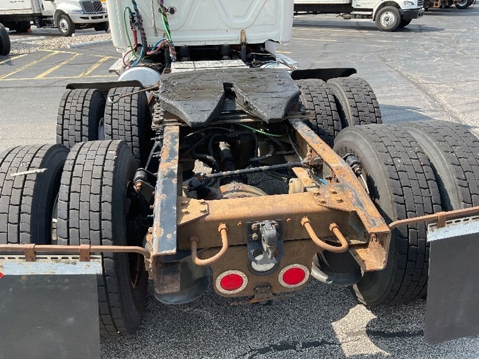 Day Cab Tractor-Heavy Duty Tractors-Freightliner-2018-T12664ST-Middlefield-OH-446,554\n\t\tmiles-$ 47,500 - Image 6