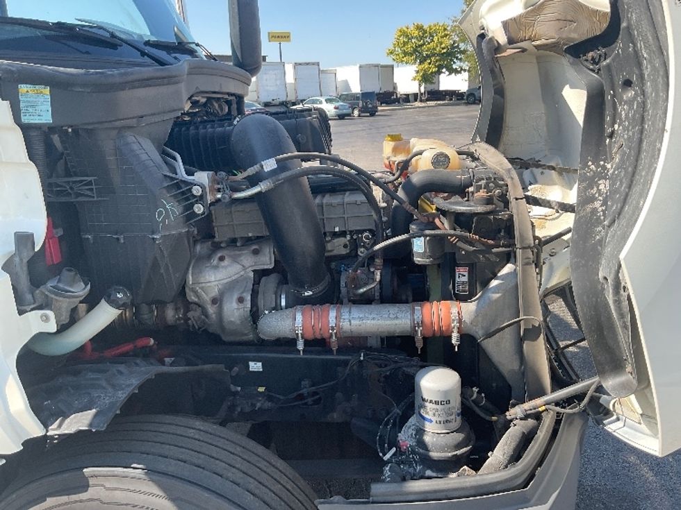 Day Cab Tractor-Heavy Duty Tractors-Freightliner-2018-T12664ST-Middlefield-OH-462,855\n\t\tmiles-$ 46,500 - Image 15