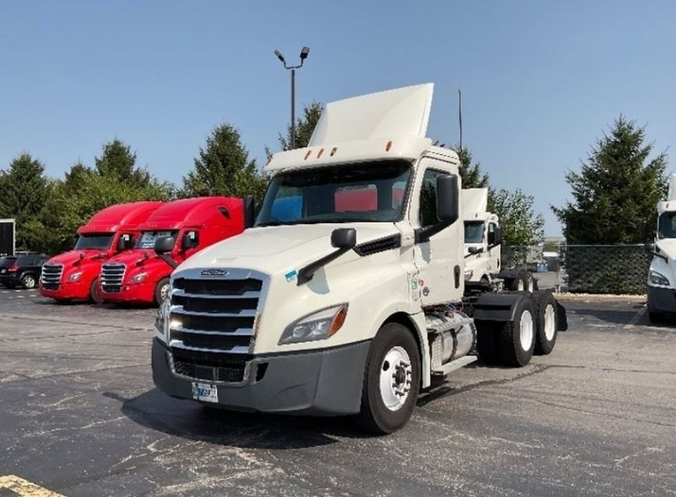 Day Cab Tractor-Heavy Duty Tractors-Freightliner-2018-T12664ST-Middlefield-OH-462,855\n\t\tmiles-$ 46,500 - Image 3