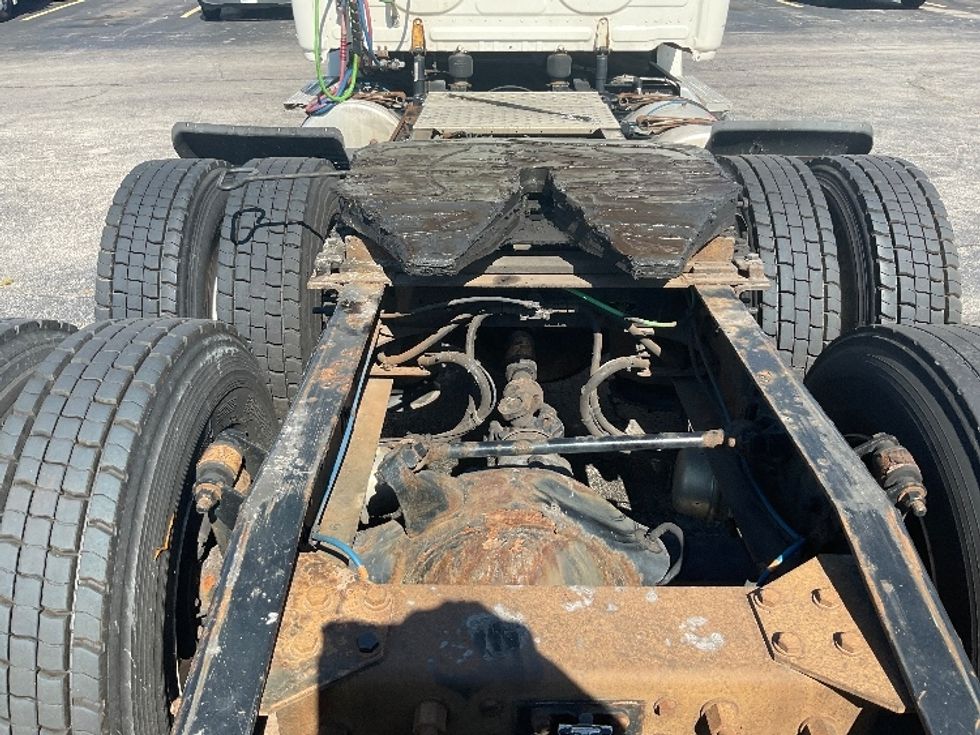 Day Cab Tractor-Heavy Duty Tractors-Freightliner-2018-T12664ST-Middlefield-OH-462,855\n\t\tmiles-$ 46,500 - Image 6