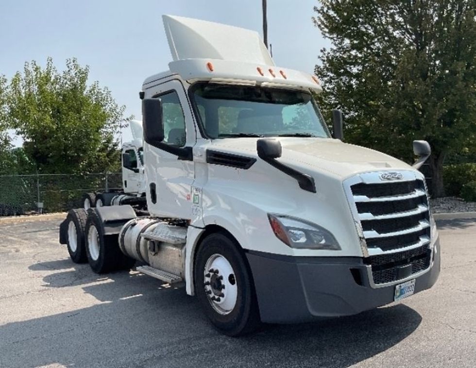 Day Cab Tractor-Heavy Duty Tractors-Freightliner-2018-T12664ST-Middlefield-OH-464,443\n\t\tmiles-$ 46,500 - Image 1