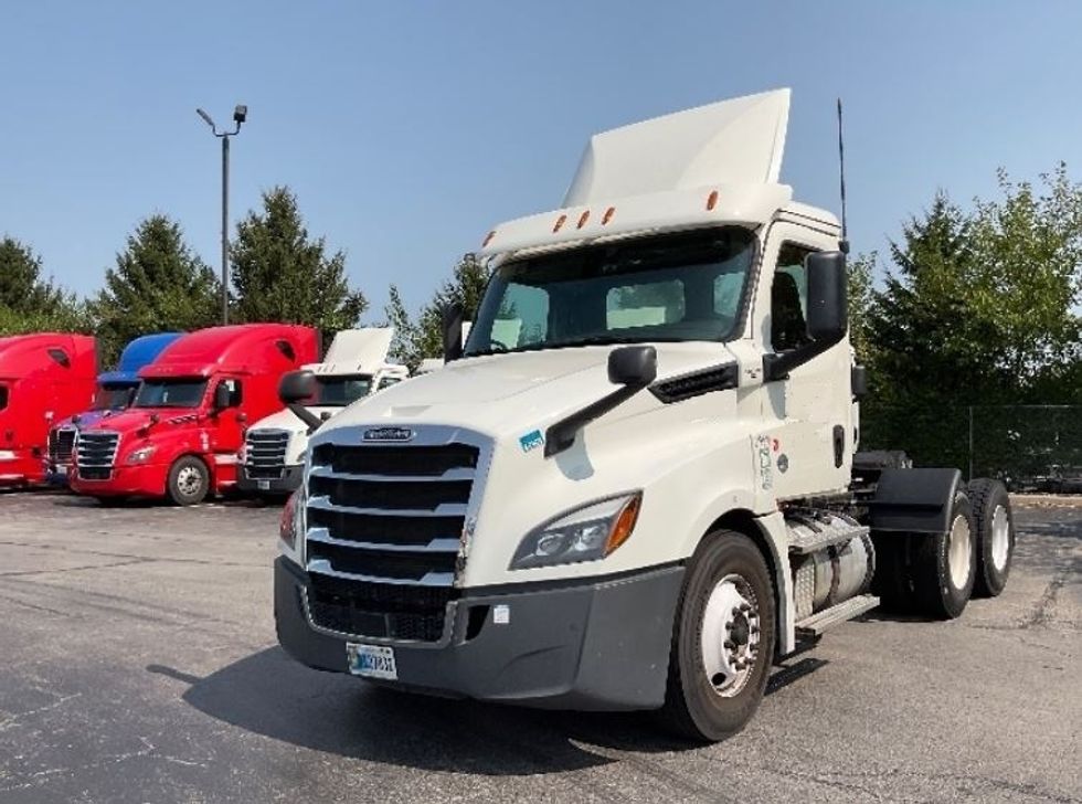 Day Cab Tractor-Heavy Duty Tractors-Freightliner-2018-T12664ST-Middlefield-OH-464,443\n\t\tmiles-$ 46,500 - Image 3