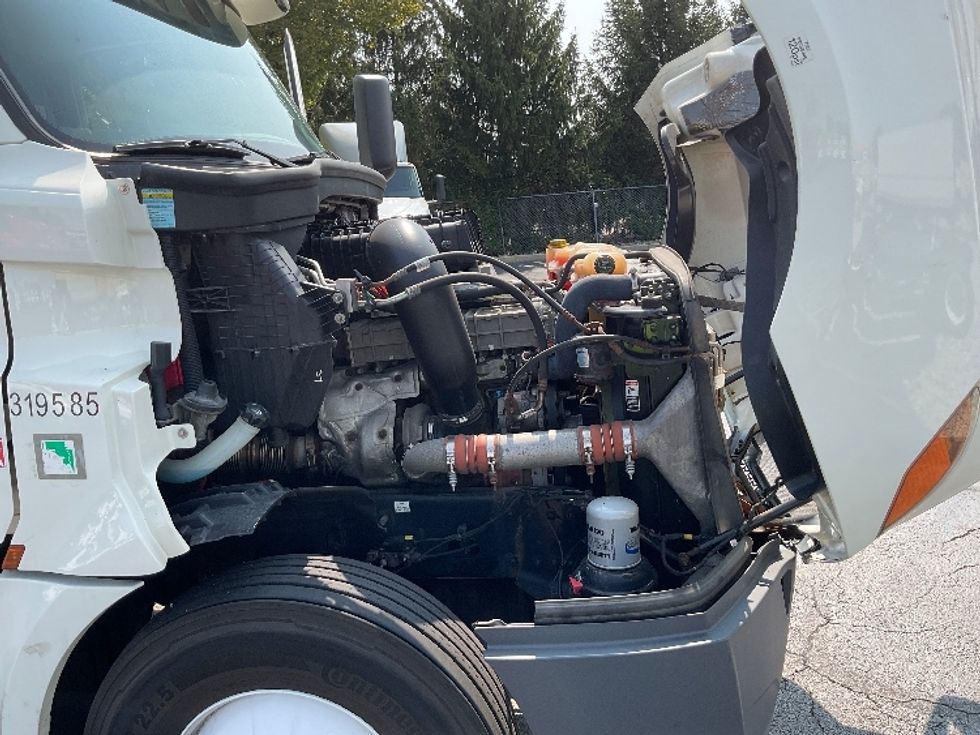 Day Cab Tractor-Heavy Duty Tractors-Freightliner-2018-T12664ST-Middlefield-OH-482,347\n\t\tmiles-$ 45,500 - Image 15