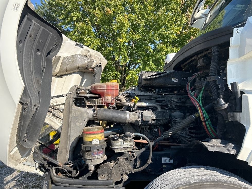 Day Cab Tractor-Heavy Duty Tractors-Freightliner-2018-T12664ST-Middlefield-OH-488,057\n\t\tmiles-$ 46,750 - Image 16