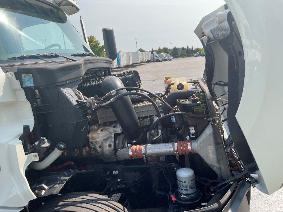 Day Cab Tractor-Heavy Duty Tractors-Freightliner-2018-T12664ST-Middlefield-OH-488,159\n\t\tmiles-$ 45,250 - Image 15