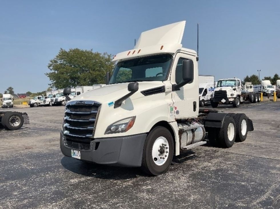Day Cab Tractor-Heavy Duty Tractors-Freightliner-2018-T12664ST-Middlefield-OH-488,159\n\t\tmiles-$ 45,250 - Image 3