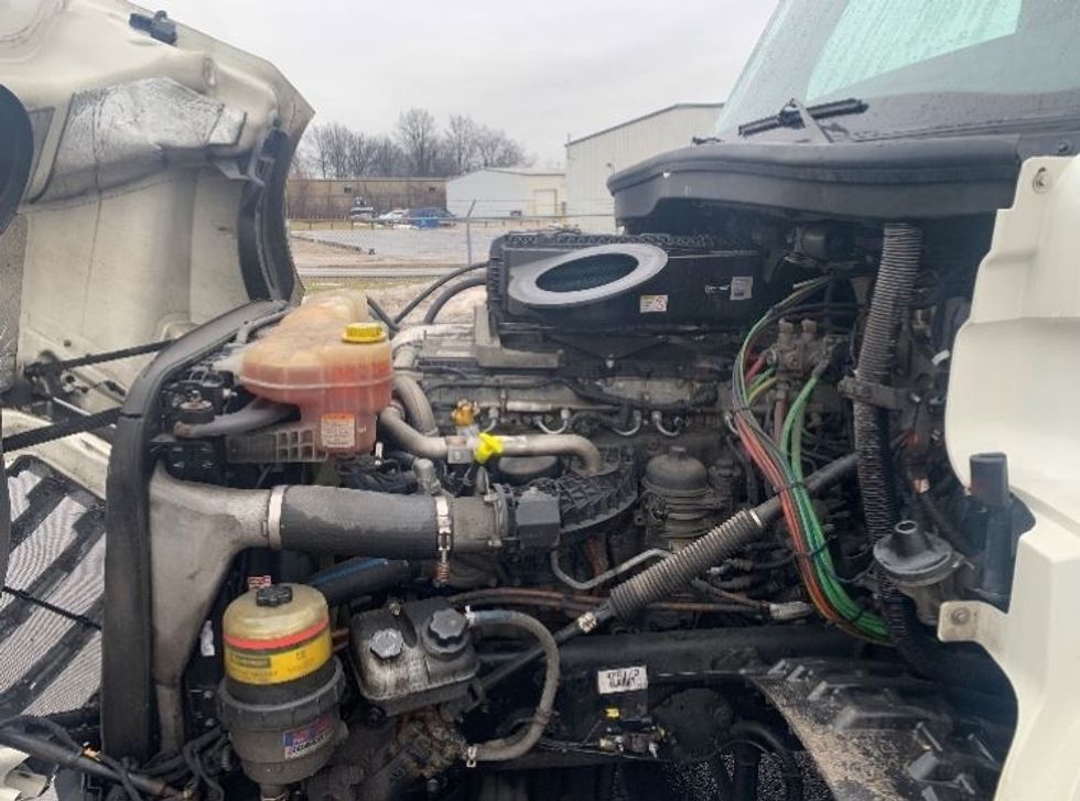 Day Cab Tractor-Heavy Duty Tractors-Freightliner-2018-T12664ST-Middlefield-OH-601,999\n\t\tmiles-$ 32,500 - Image 14